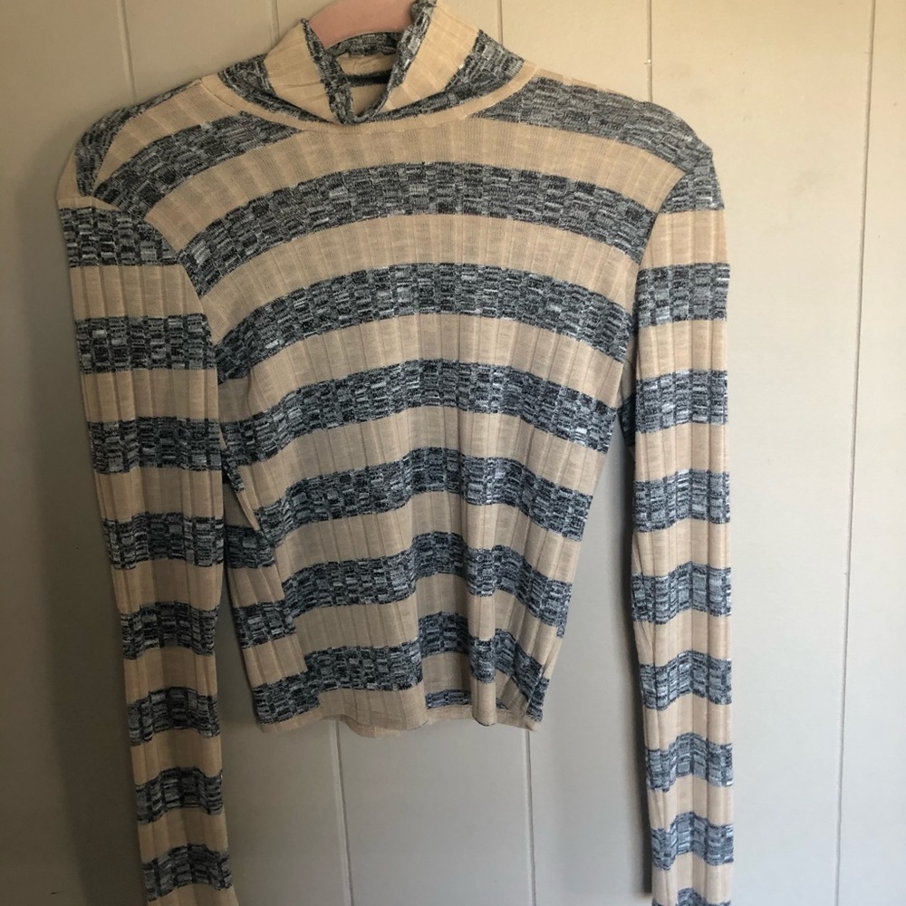 stripped turtle neck